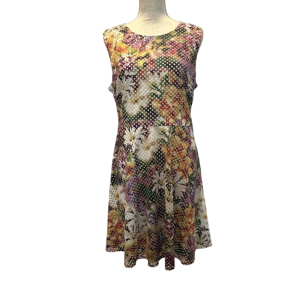 EUC Beige by ECI Women’s Floral Textured Fit & Flare Cocktail Dress Size Large